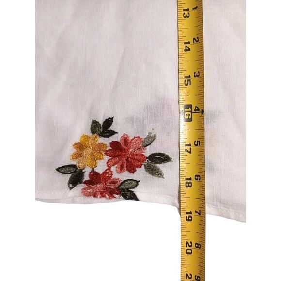 VNTG Forever 21 FLORAL EMBROIDERED Top Size M White Bohemian Festival Cropped 9 - Picture 13 of 15